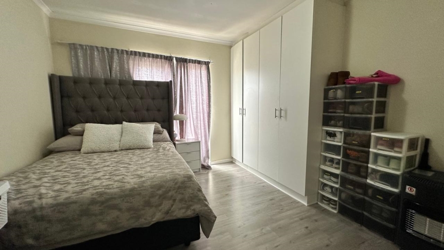 2 Bedroom Property for Sale in Parklands Western Cape